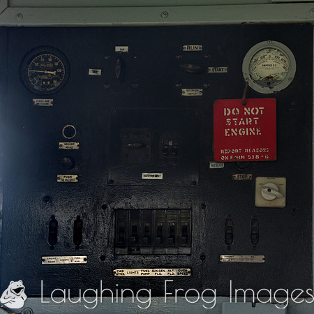 CN 931 cab -  electrical panel