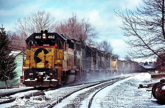 B&O 4162 East with coal loads, Terra Alta WV