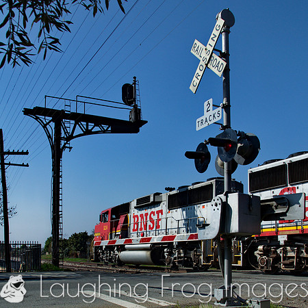 BNSF 124 West at the cantilever signal bridge.  Glendora, CA.