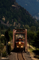 BNSF 4747 West in the Columbia River Gorge