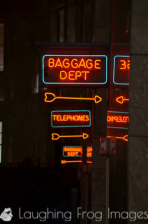 Neon, Portland (OR) Union Station 2