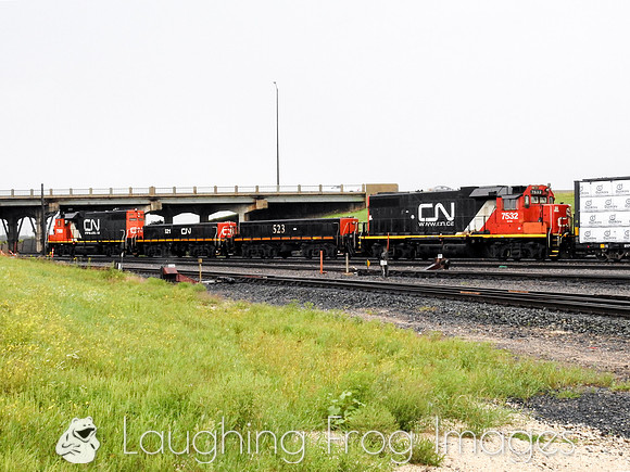 CN 7532 - 523 - 521 - 7500, Symington Yard MB. 8/2017