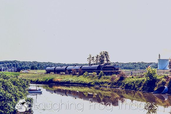 PH&D 60 switching Amoco along the Pine River.  St. Clair, 7/1982.